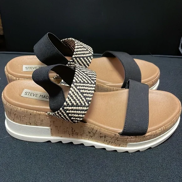 Steve Madden off white and black shoes with strap size 8 - Picture 2 of 5